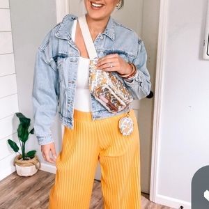 Cropped “trucker” denim jacket